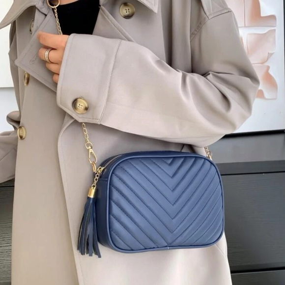 Luxe Vegan Leather Small chain crossbody shoulder bag - Picture 16 of 16